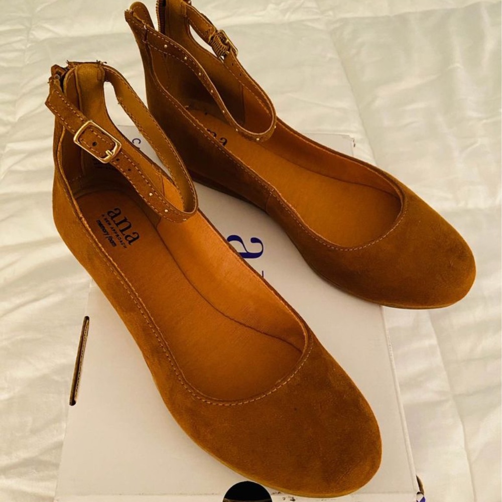 A.n.a Women’s Edan Ballet Flats